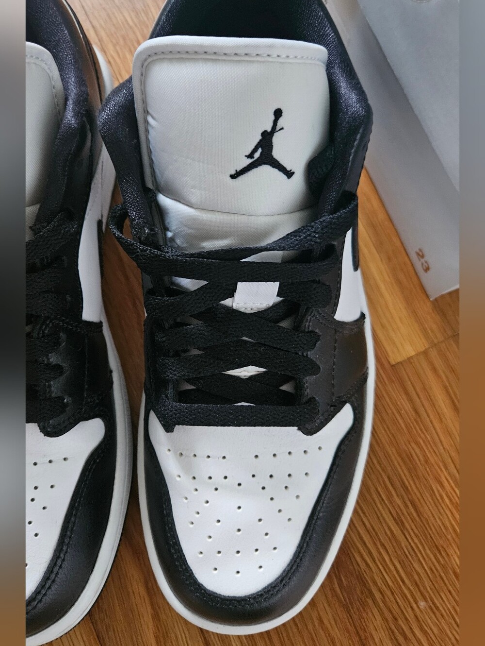 Nike Air Jordan 1 Low 'Panda' Sneakers Size 8.5 Women - Picture 3 of 9